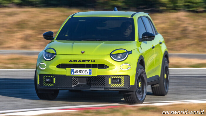 Электрические Abarth терпят такие неудачи, что Stellantis может вернуть бензиновые модели | Carscoops